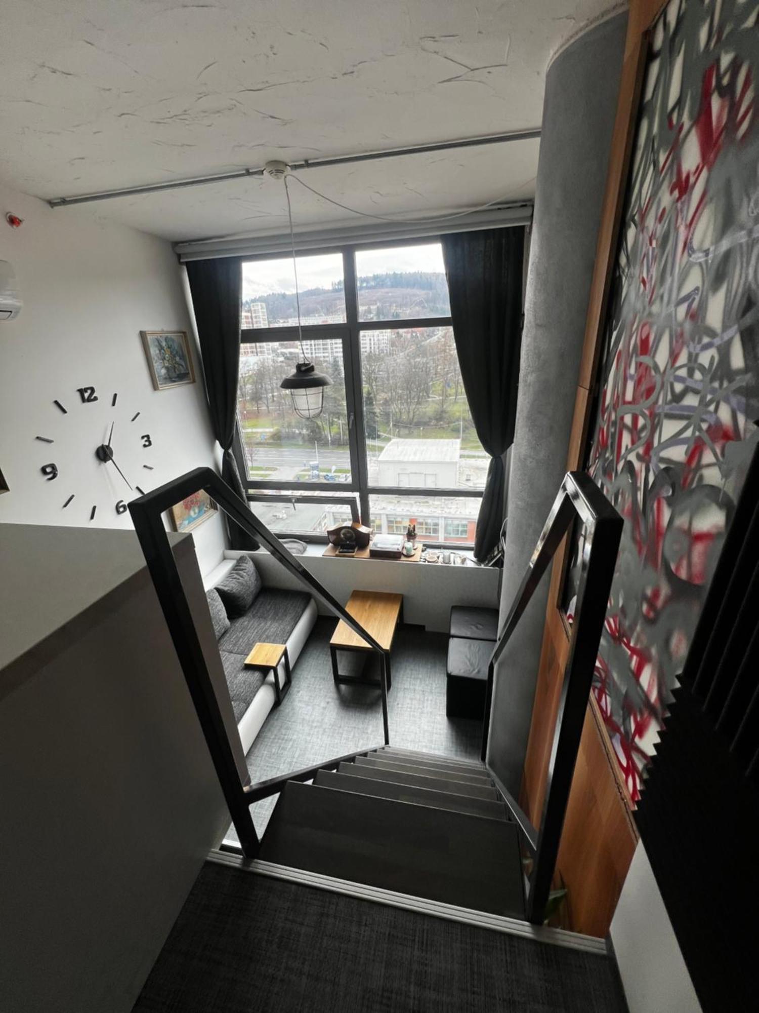 1 Bedroom Loft Apartment Zlin Luaran gambar